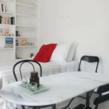 Apartment Coquettish In Passy Near Eiffel Tower *